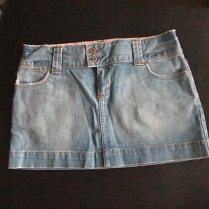 American Eagle denim skirt light wash size 4